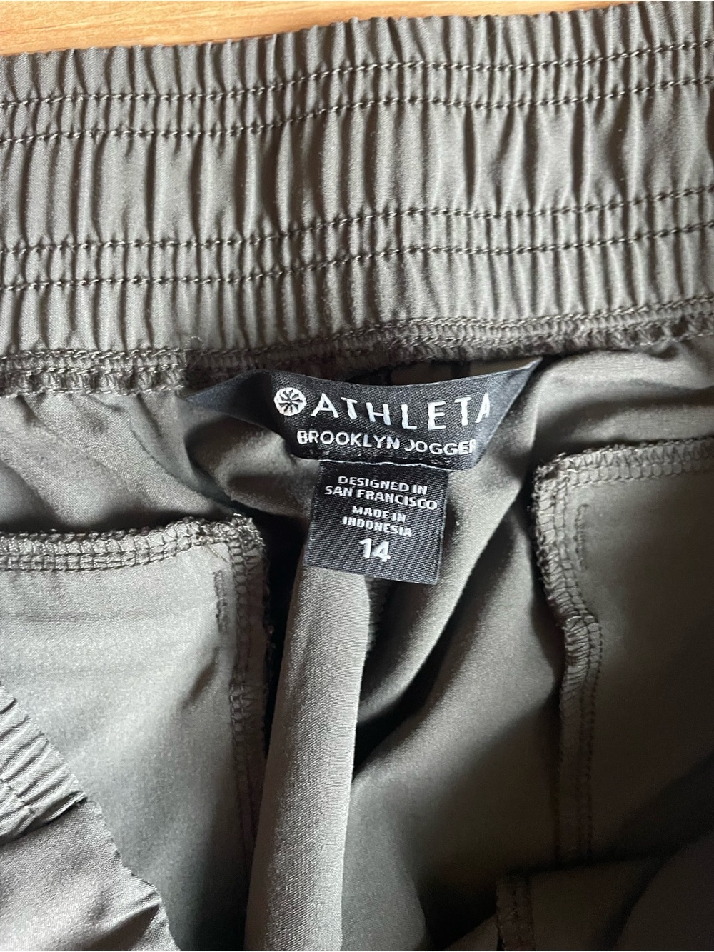 Athleta Textured Brooklyn Jogger Pants in Olive Green Women's 14 - Picture 2 of 5